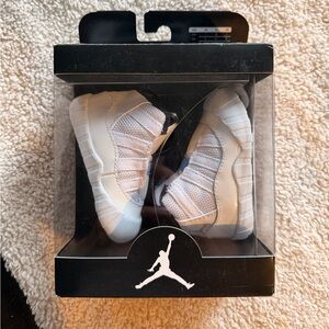 Baby Jordan crib shoes